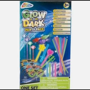Glow in the Dark Party Pack Set, Sticks,Wands,Finger Lights, Necklaces, Pendants